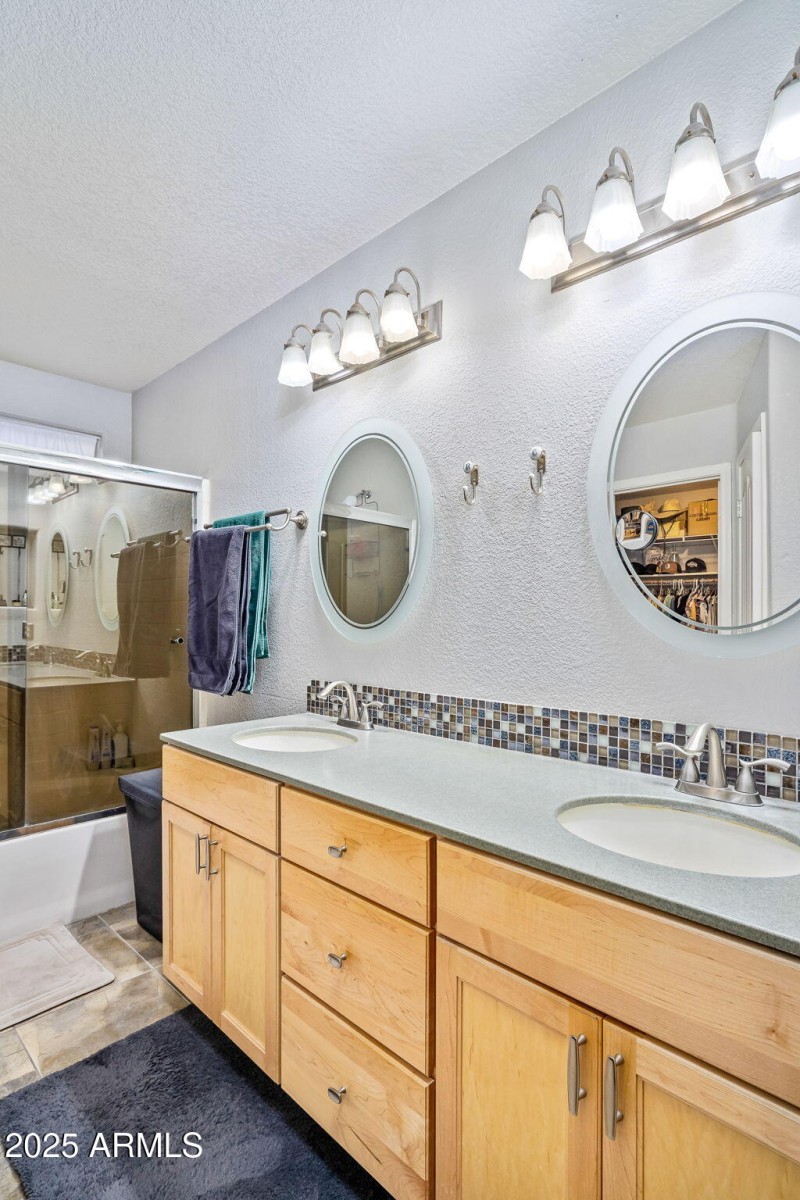 22-web-or-mls-11340 East Caballero Stree