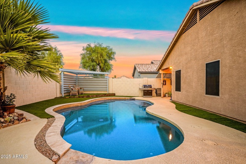 31-web-or-mls-11340 East Caballero Stree