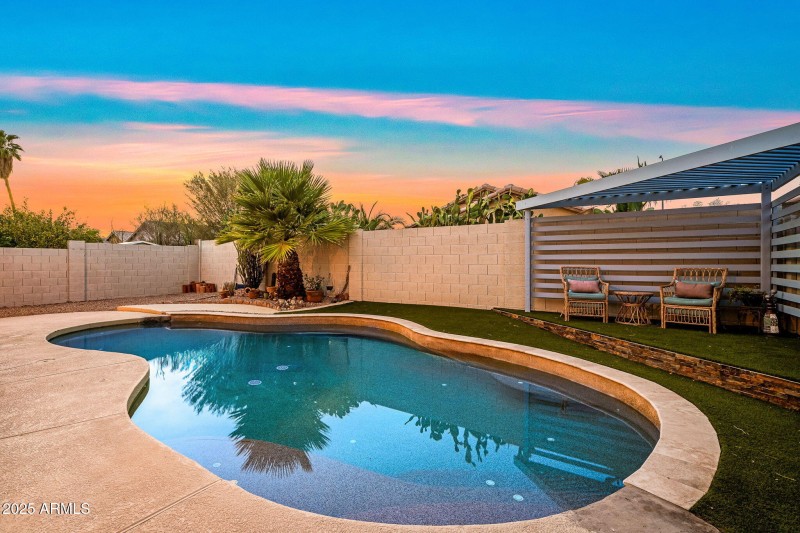 33-web-or-mls-11340 East Caballero Stree