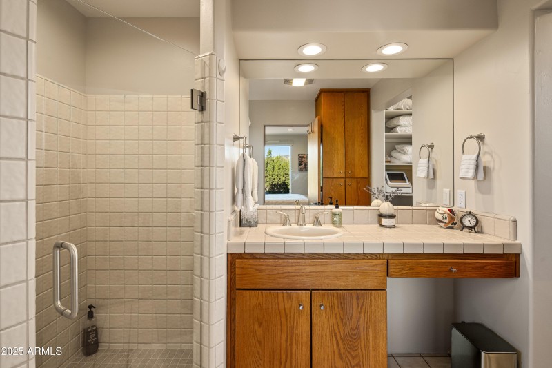 Guest Bathroom 2