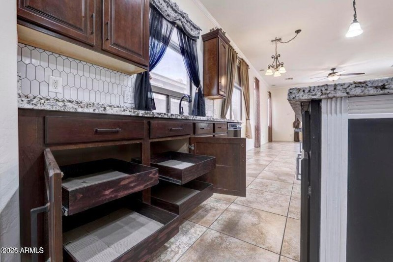 Pull-out drawers