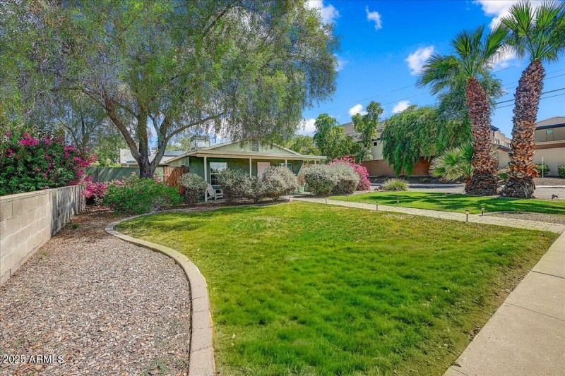 03-Front Yard