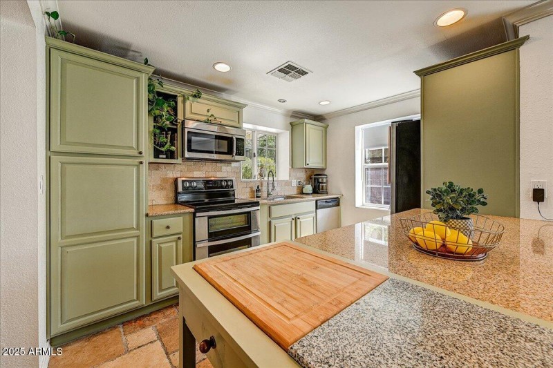 14-Kitchen
