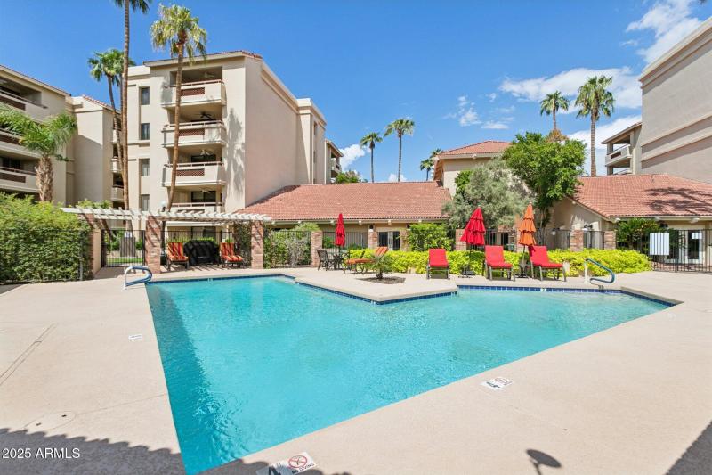 36-web-or-mls-4200-n-miller-rd-220