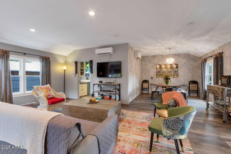 Bungalow_Living Dining