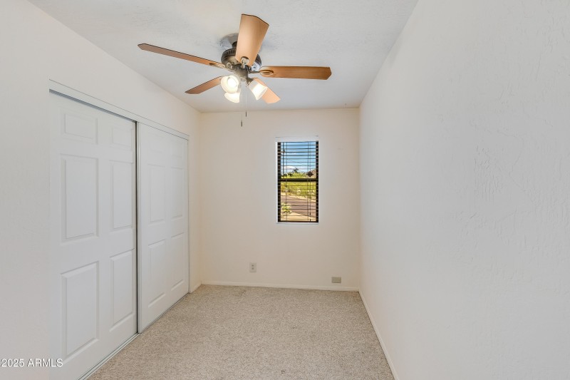 10628 N 10th Dr-33
