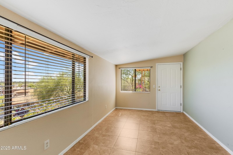 10628 N 10th Dr-21 (2)