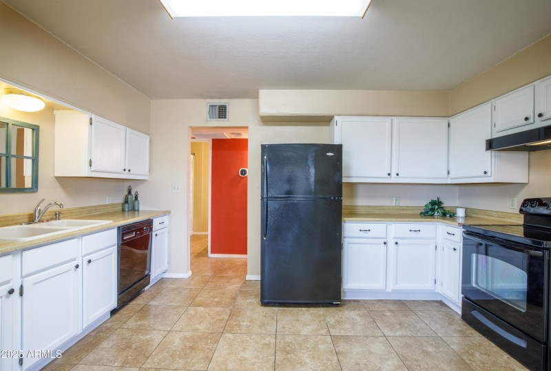 10628 N 10th Dr-15