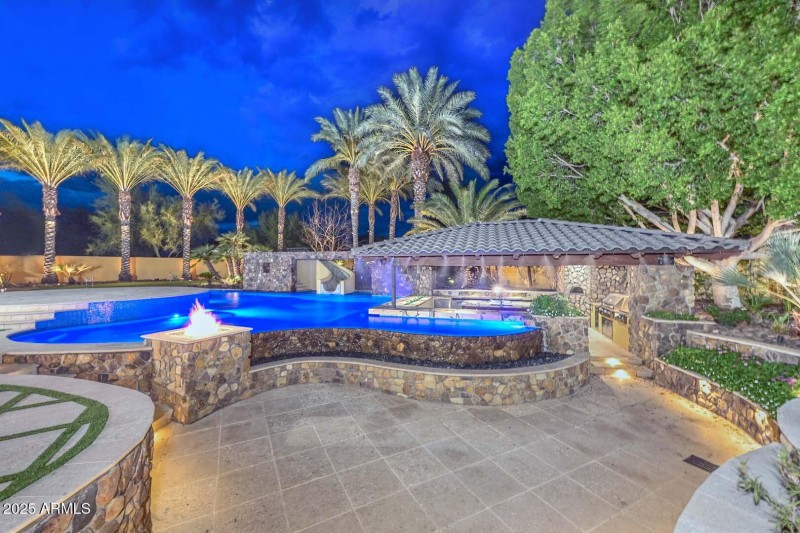 Night-Pool-Ramada