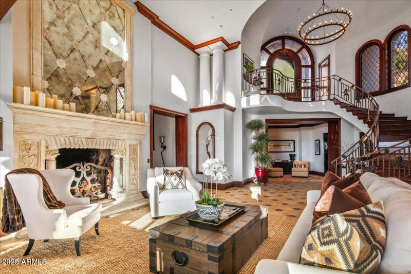 21-Living Room Details