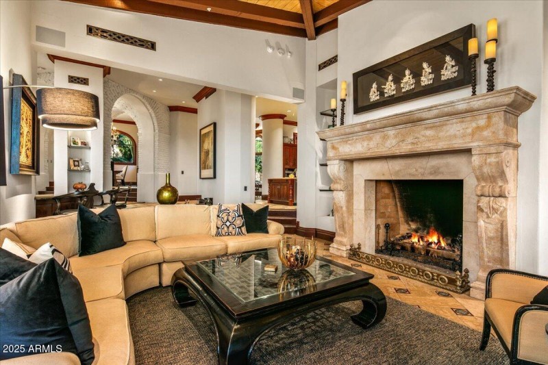 37-Family Room ~ Fireplace