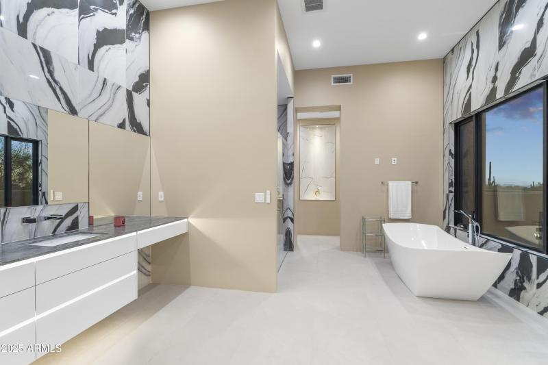 042_Primary Bathroom