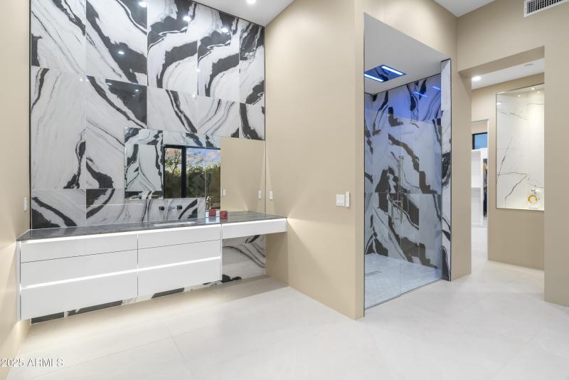 048_Primary Bathroom