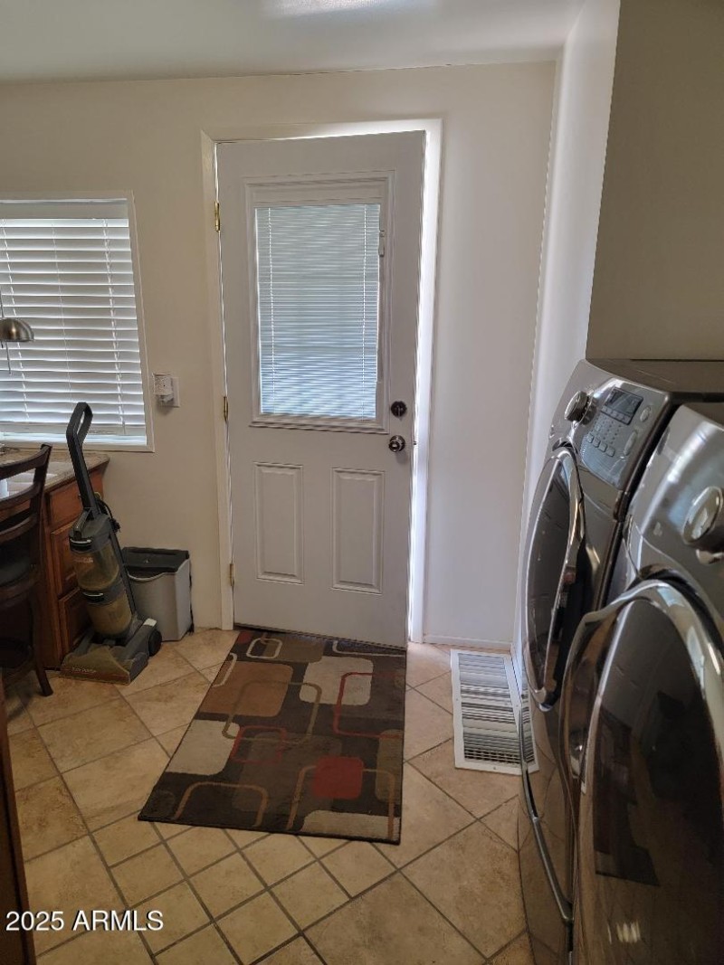 3923 laundry room