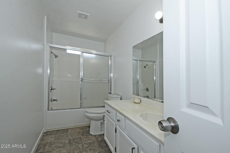 08 Bathroom 1
