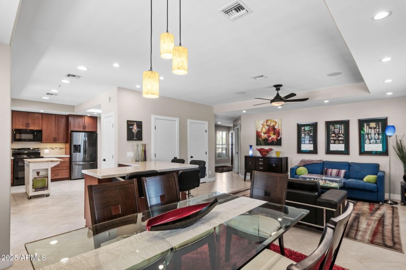 014__6001 E Edgemont Ave