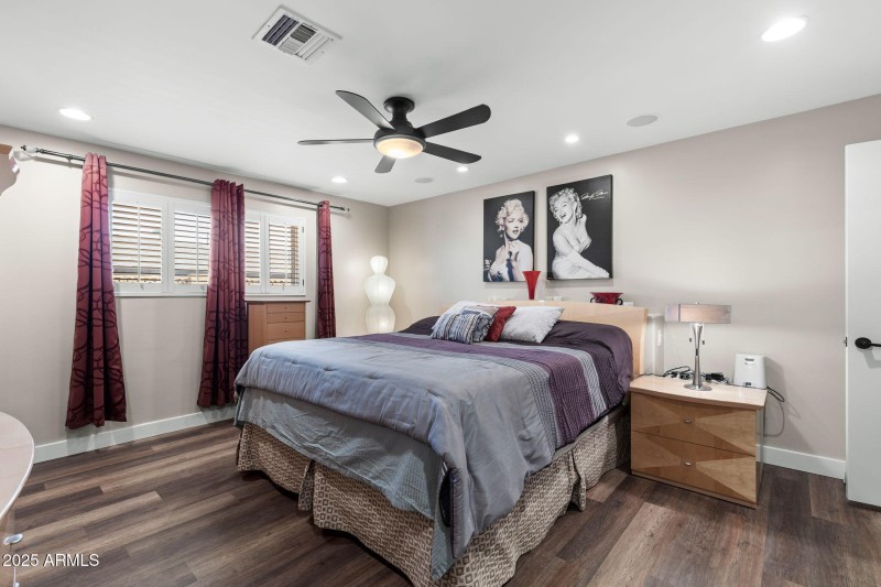 024__6001 E Edgemont Ave