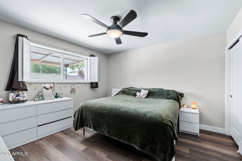 028__6001 E Edgemont Ave