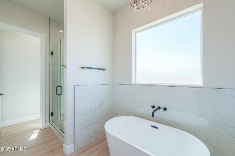 Free-standing Tub