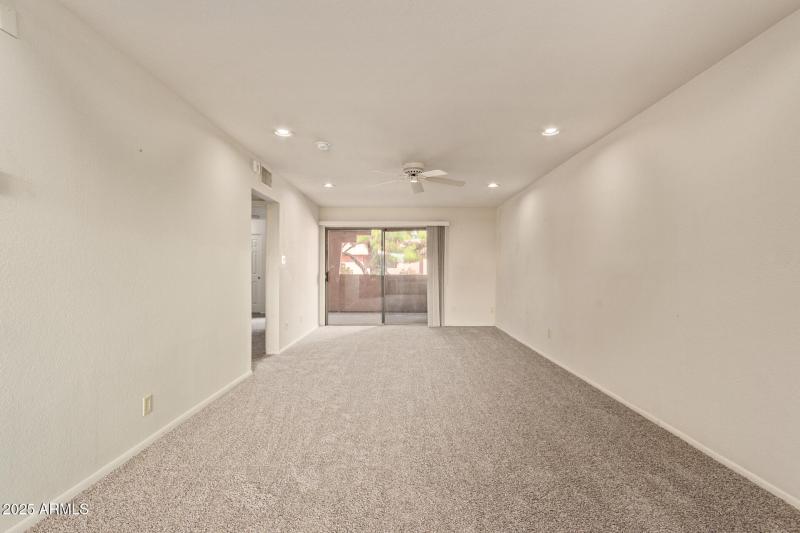 07 - Paradise Village