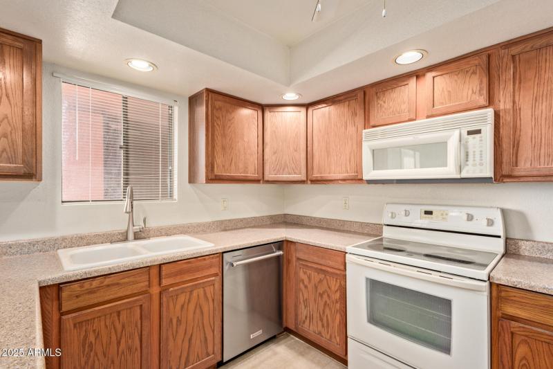 12 - Paradise Village