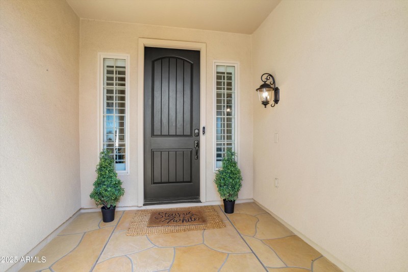 08-Entrance