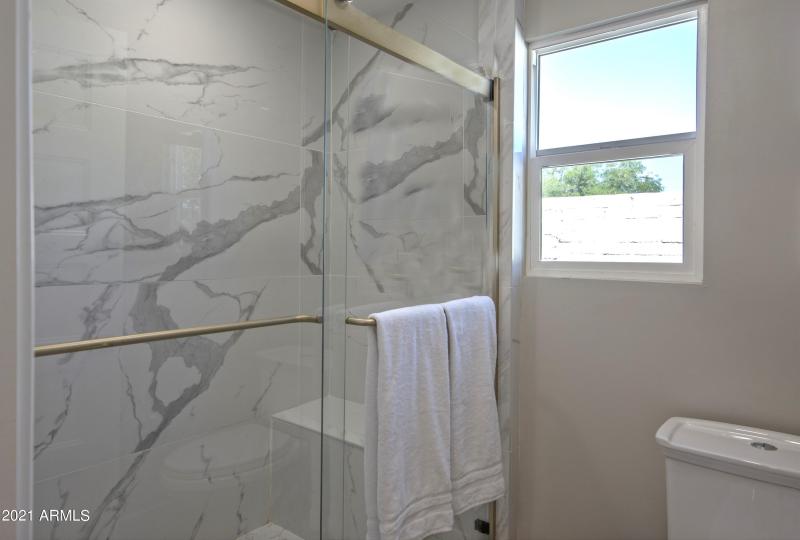 013_Master Shower Detail