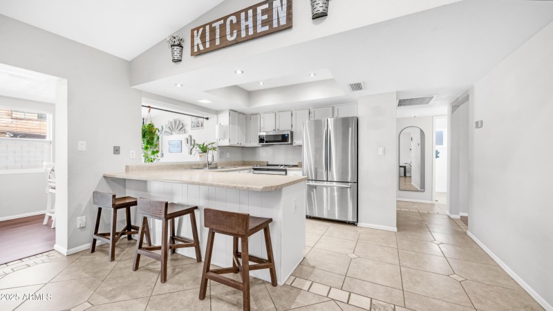 Eat-In Kitchen