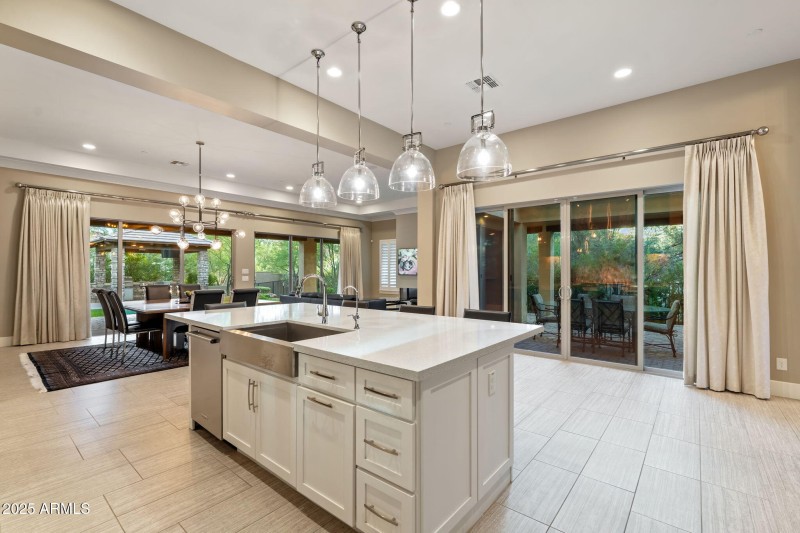 Eat in kitchen