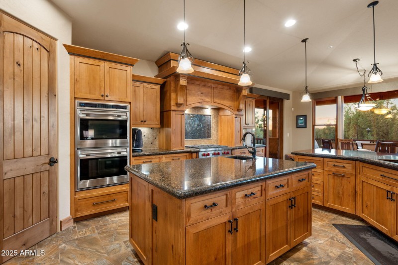 8-Kitchen