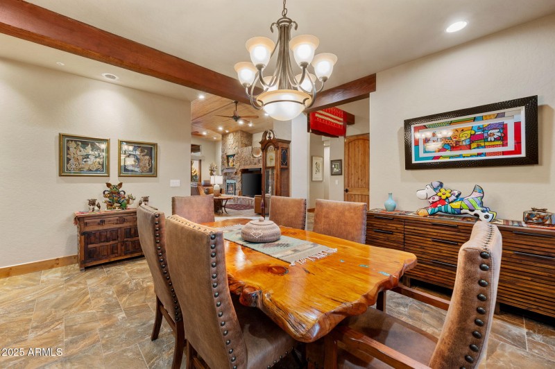 15-Dining Room (2)