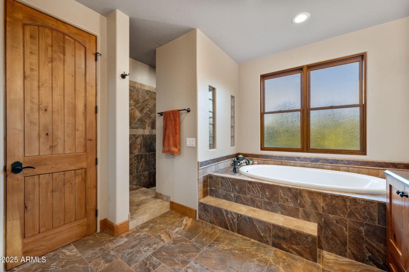 24-Primary Bathroom (2)