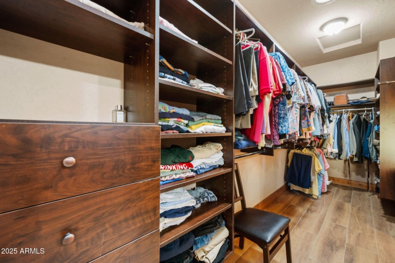 27-Primary Closet (2)