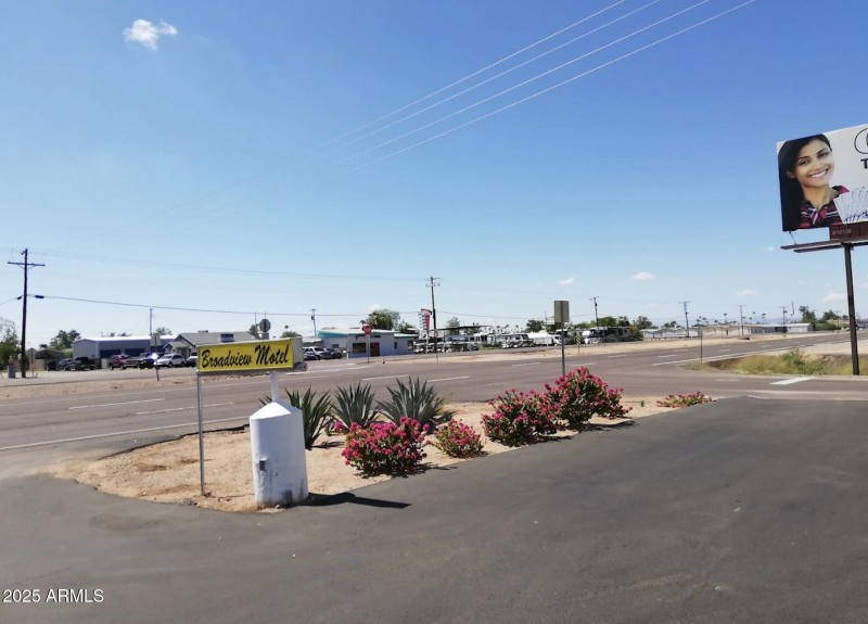 pic 7 Main St entrance exit, and 80th St