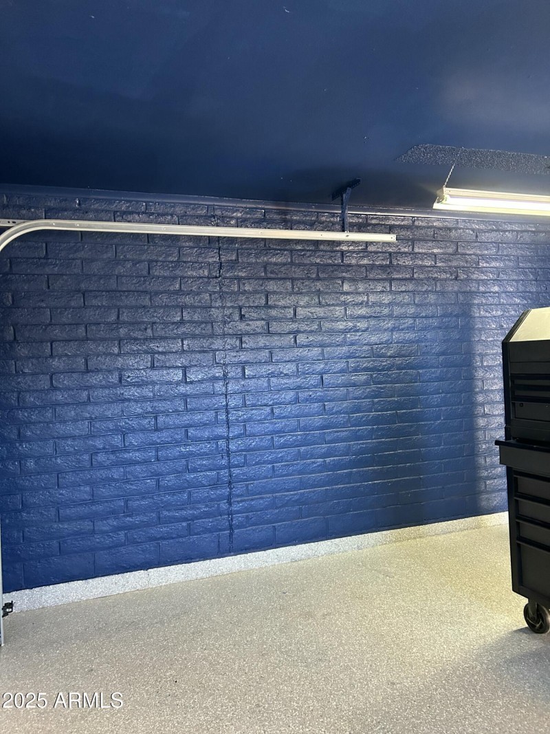 DUNIVAN GARAGE1