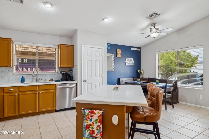 11-web-or-mls-15084-w-polk-st