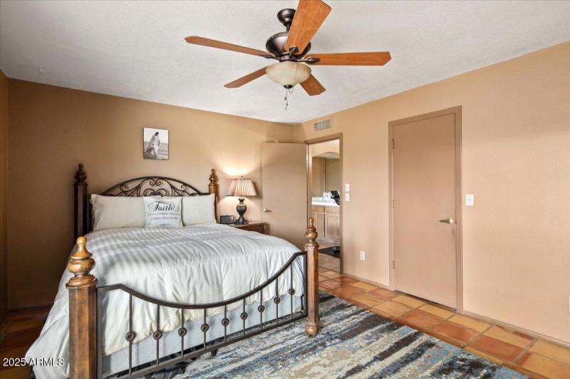 22-Primary Ensuite