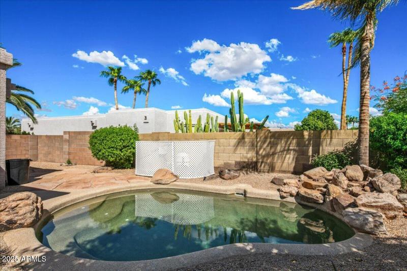 30-Pool Views