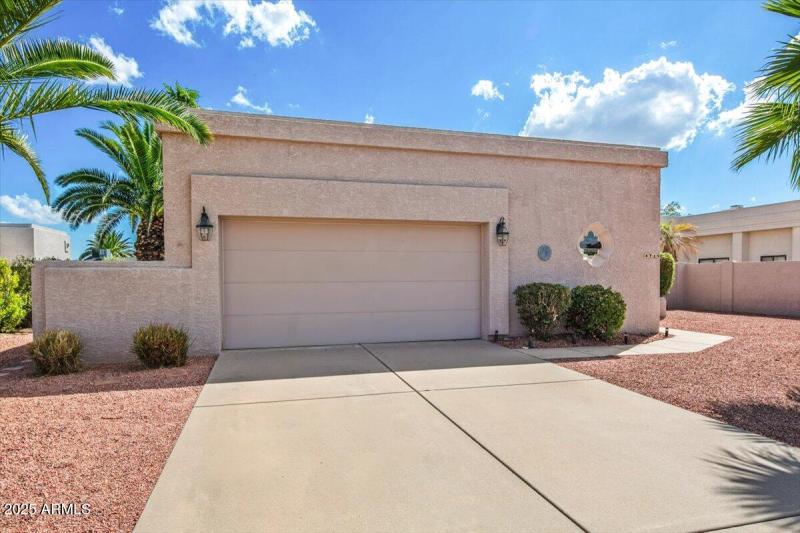 03-Driveway Views