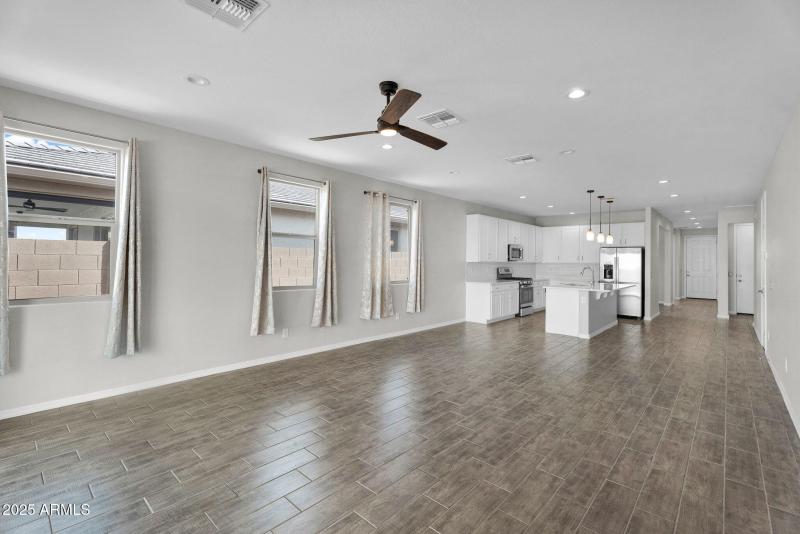 5-web-or-mls-18570 W Honeysuckle Dr -6