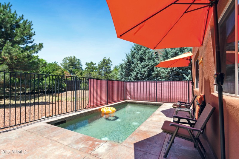 002_Relaxing Pool