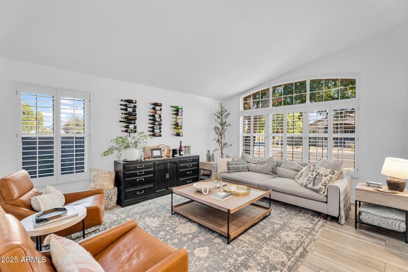 10-web-or-mls-Stacey-5