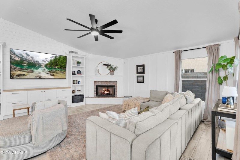 15-web-or-mls-Stacey-11