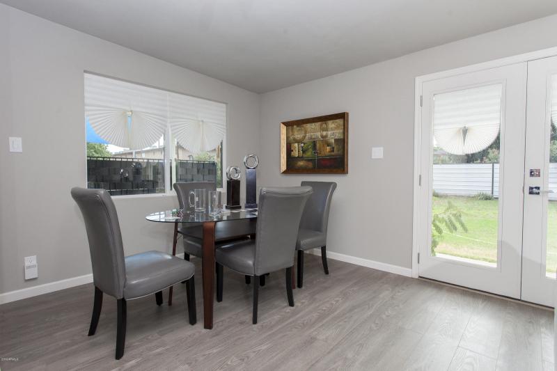 Dining area off family room