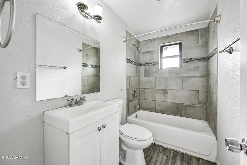 11-1744WGA12B-ocupix