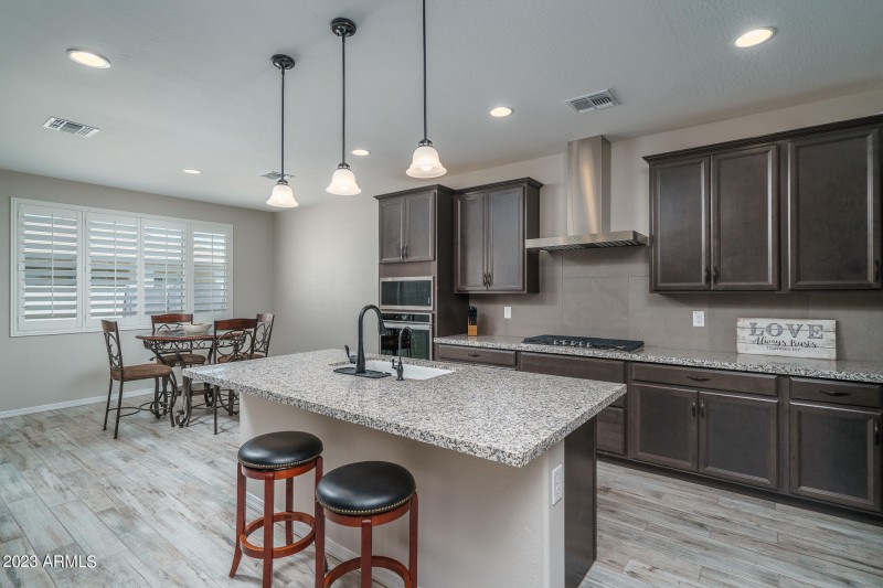 6) KITCHEN