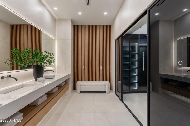 18-Master Bathroom