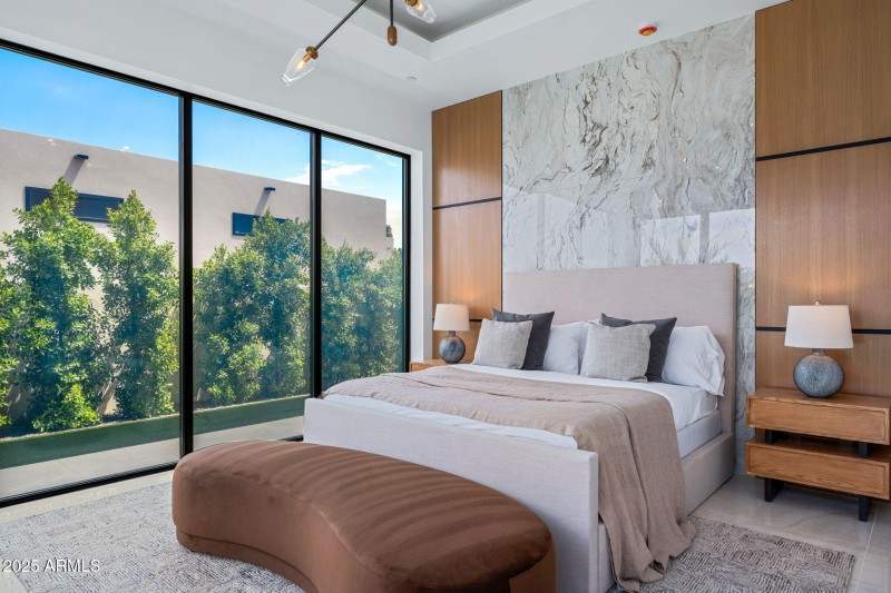 34 Guest Bedroom