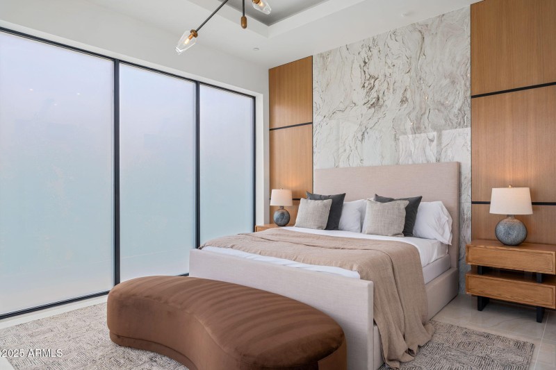 35 Guest Bedroom