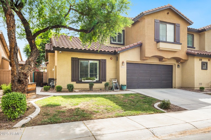 1523 E Elgin St-3